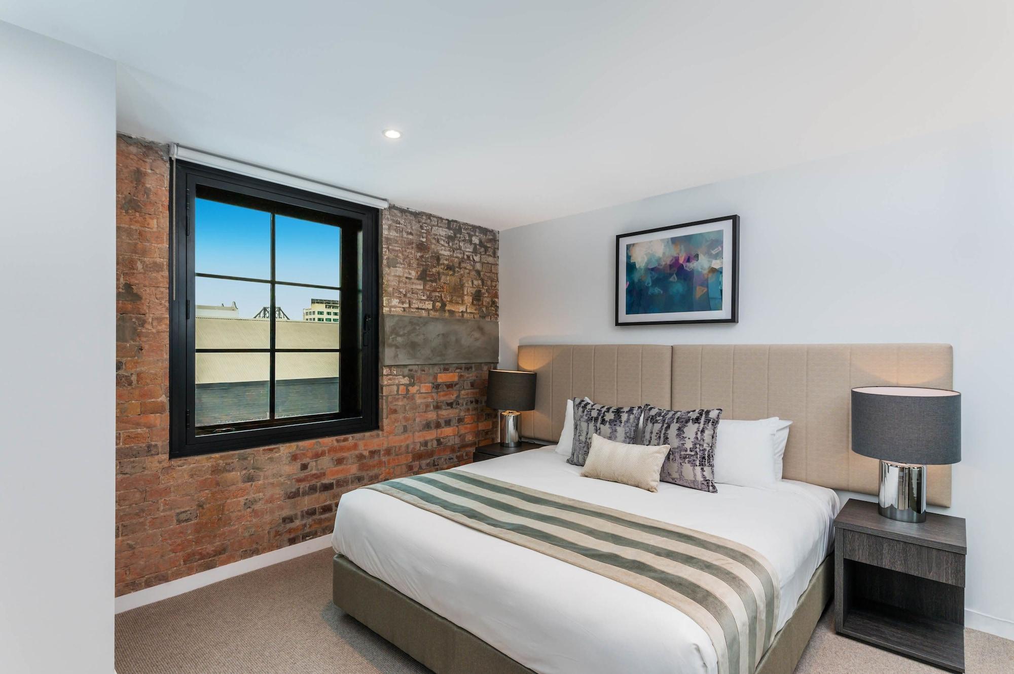 Fv By Peppers Aparthotel Brisbane Bagian luar foto A bedroom at the hotel