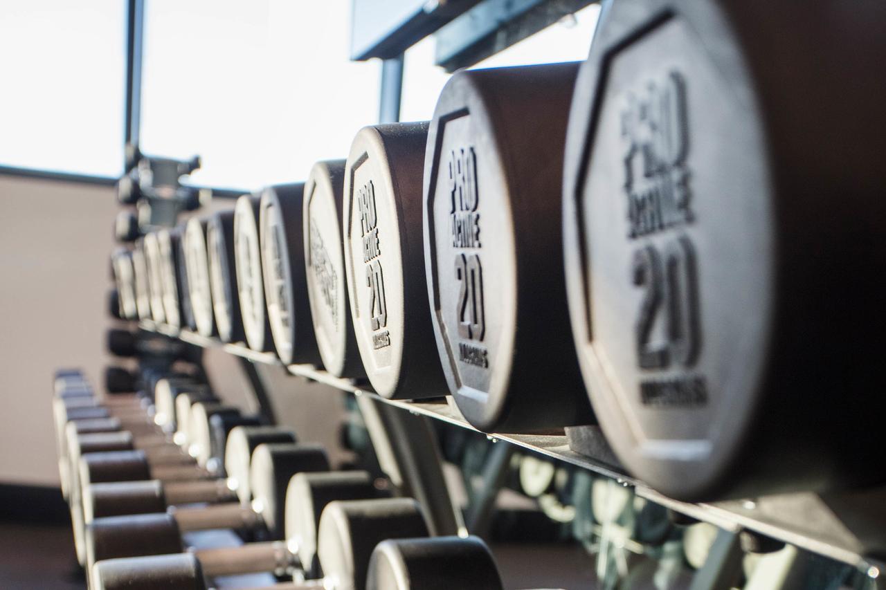 Fv By Peppers Aparthotel Brisbane Bagian luar foto Dumbbells on a rack
