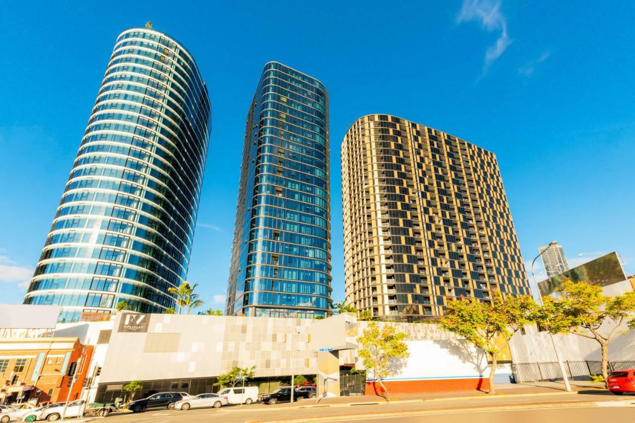 Fv By Peppers Aparthotel Brisbane Bagian luar foto The three towers of the complex