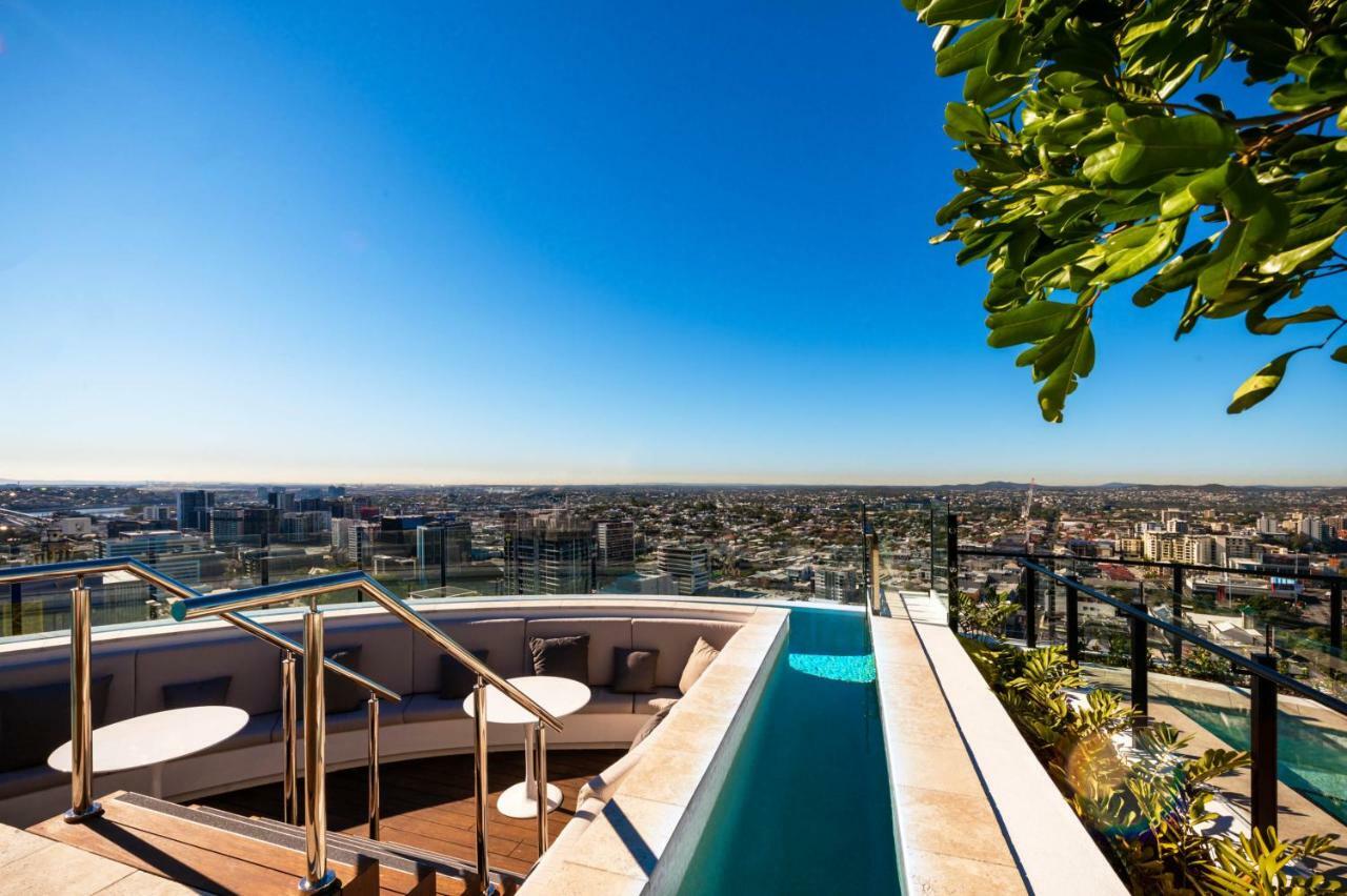 Fv By Peppers Aparthotel Brisbane Bagian luar foto Skyline pool