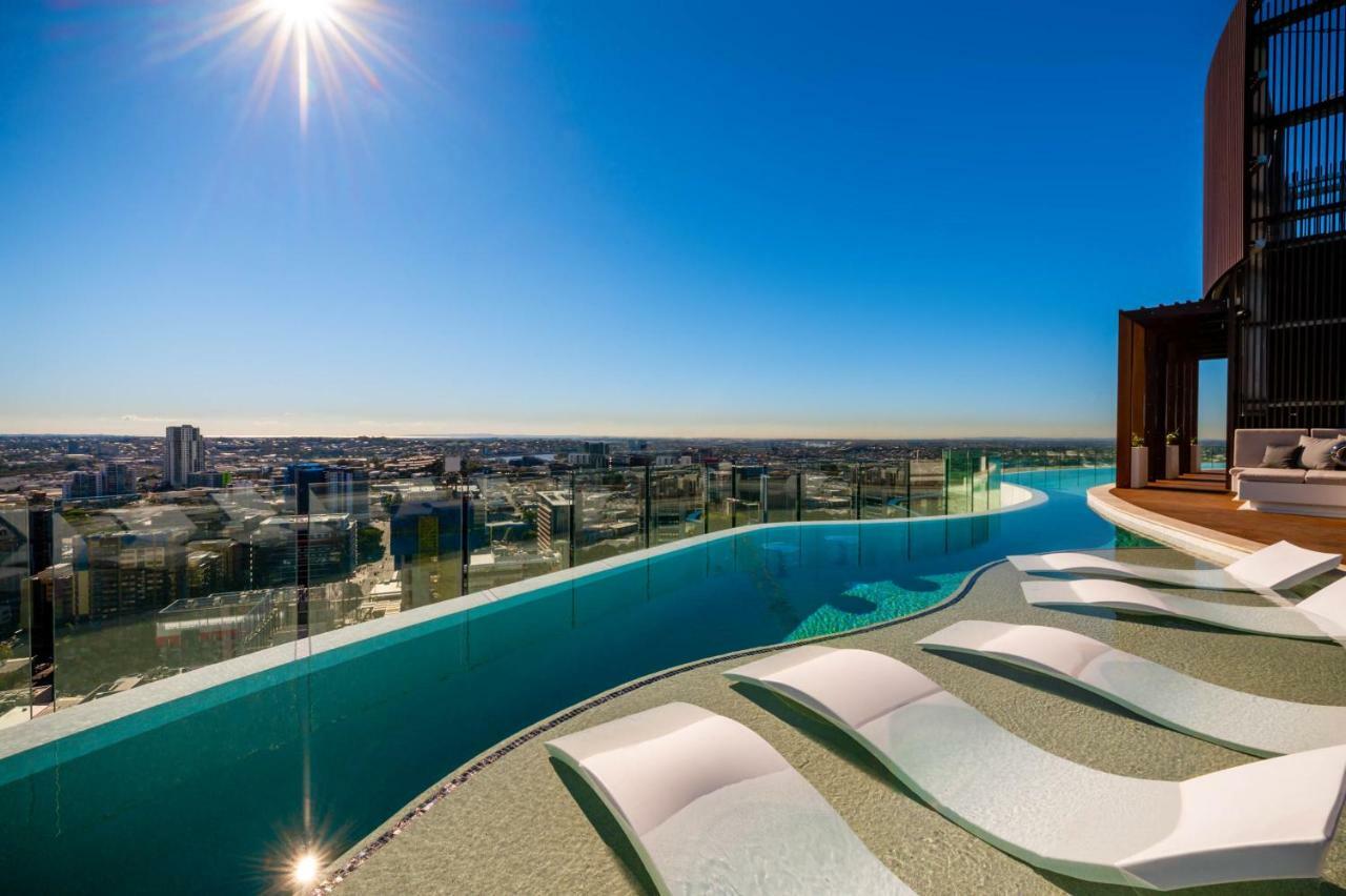 Fv By Peppers Aparthotel Brisbane Bagian luar foto Skyline pool
